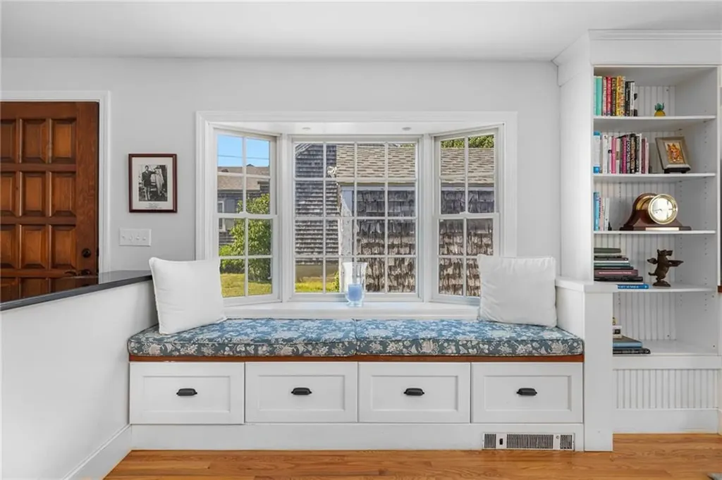98 Tuckerman Avenue Middletown RI 02842