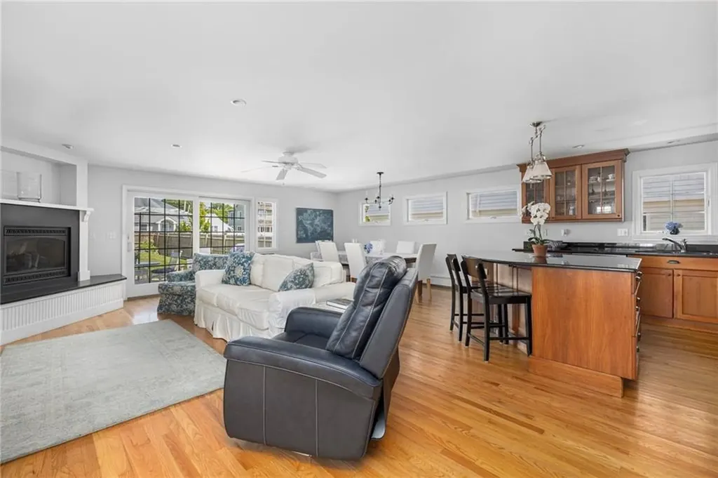 98 Tuckerman Avenue Middletown RI 02842