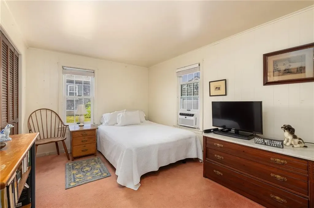 98 Tuckerman Avenue Middletown RI 02842