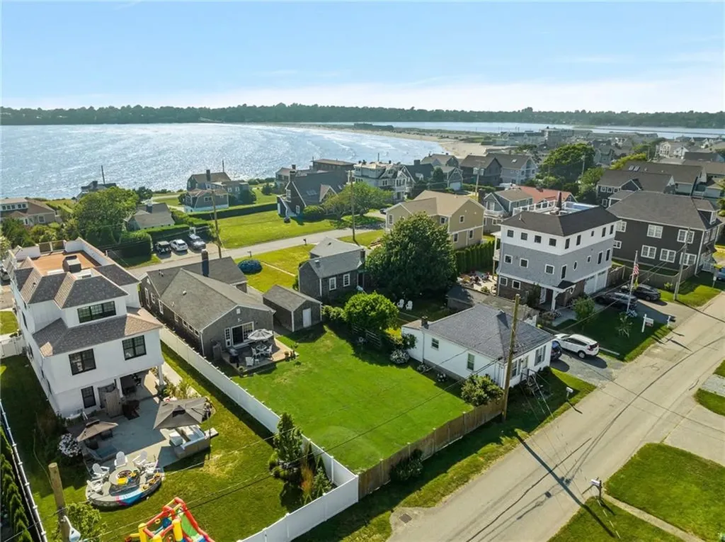 98 Tuckerman Avenue Middletown RI 02842