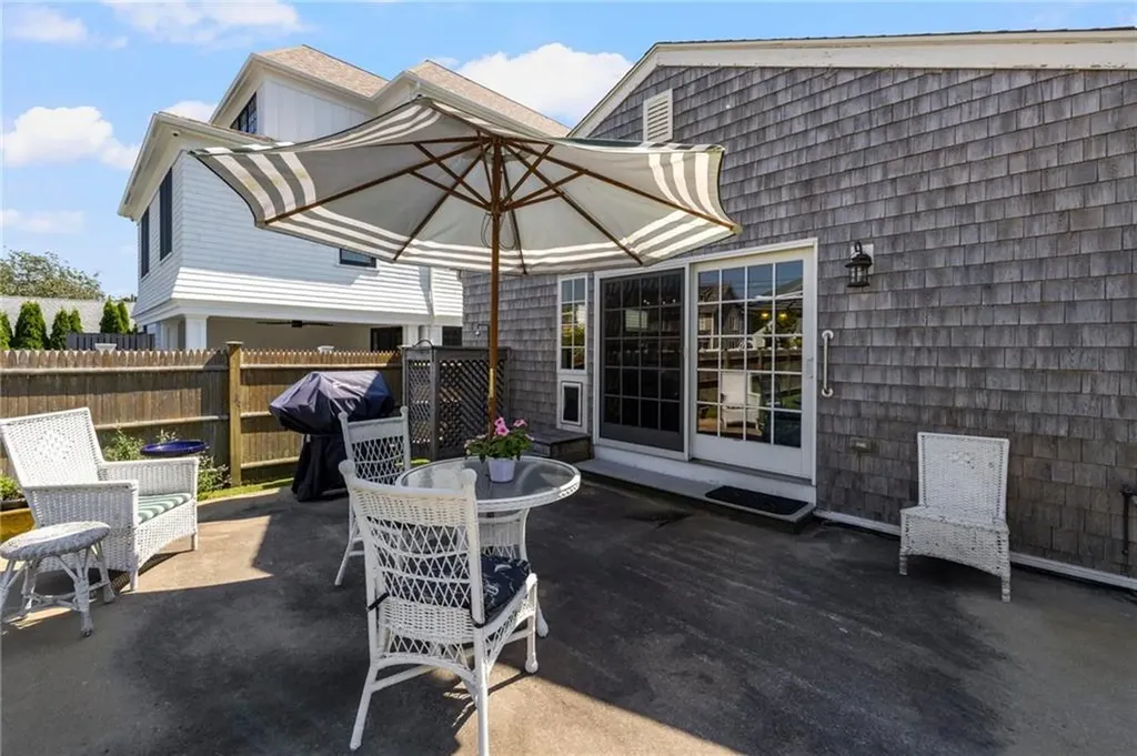 98 Tuckerman Avenue Middletown RI 02842