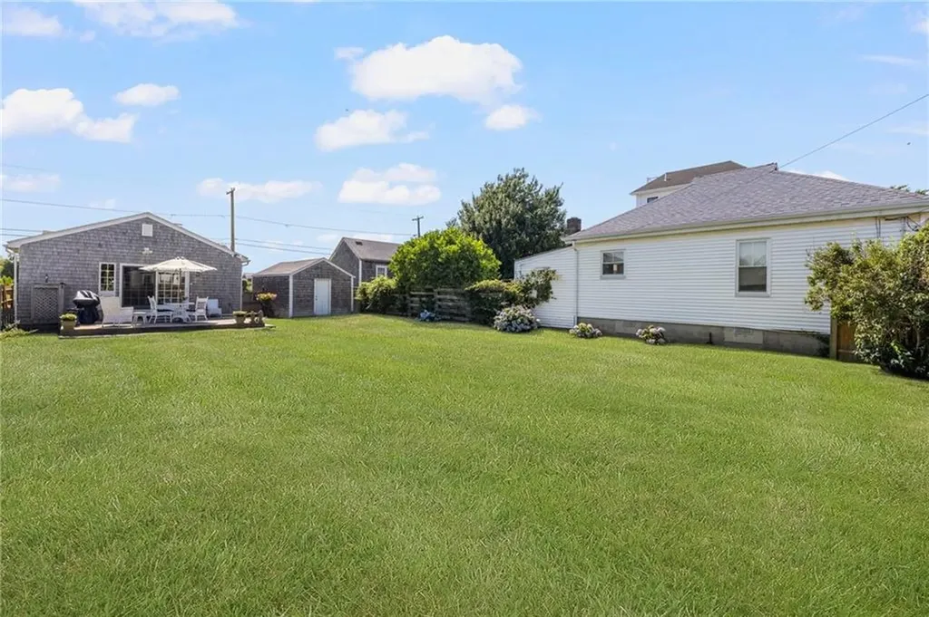 98 Tuckerman Avenue Middletown RI 02842