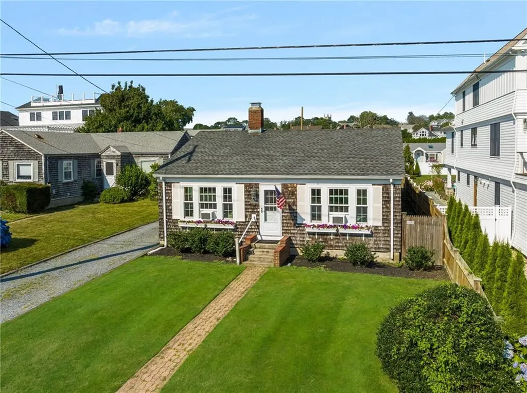 98 Tuckerman Avenue Middletown RI 02842