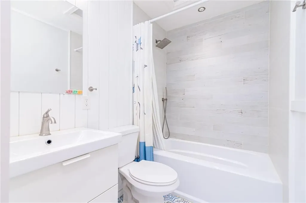 66 Sloop Street Jamestown RI 02835