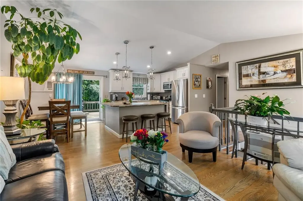 15 Carmina Circle Cranston RI 02921