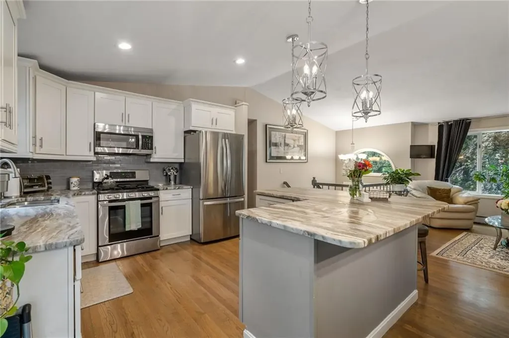 15 Carmina Circle Cranston RI 02921