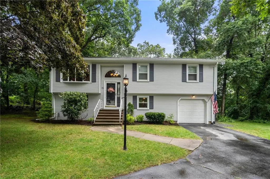 15 Carmina Circle Cranston RI 02921