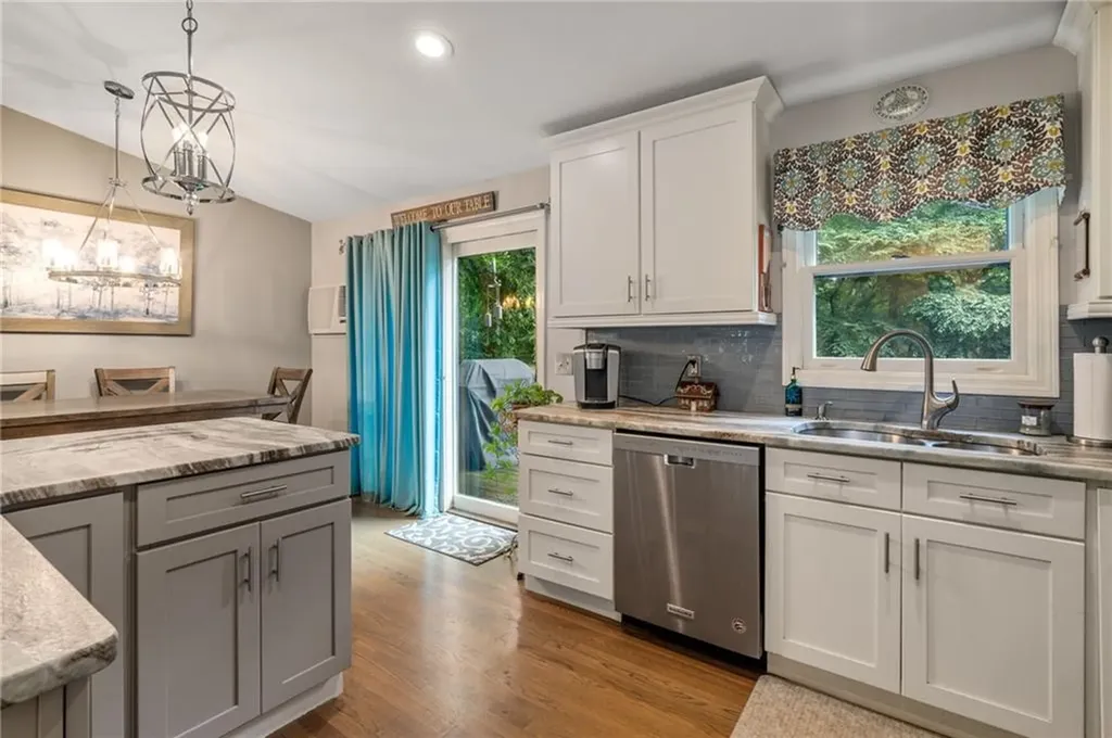 15 Carmina Circle Cranston RI 02921