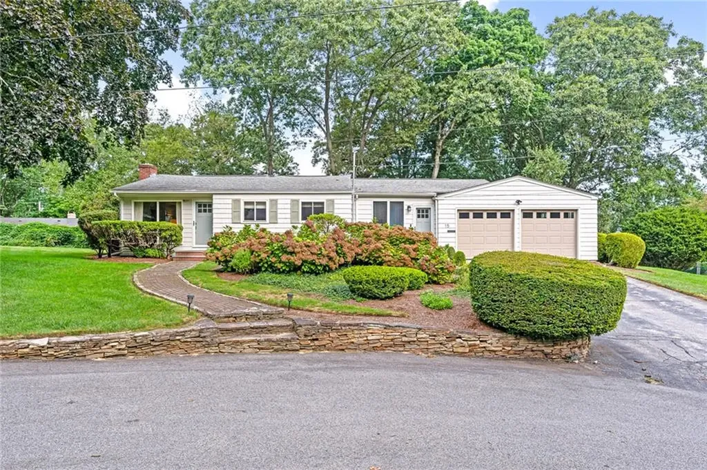 15 Candle Hill Court Warwick RI 02886