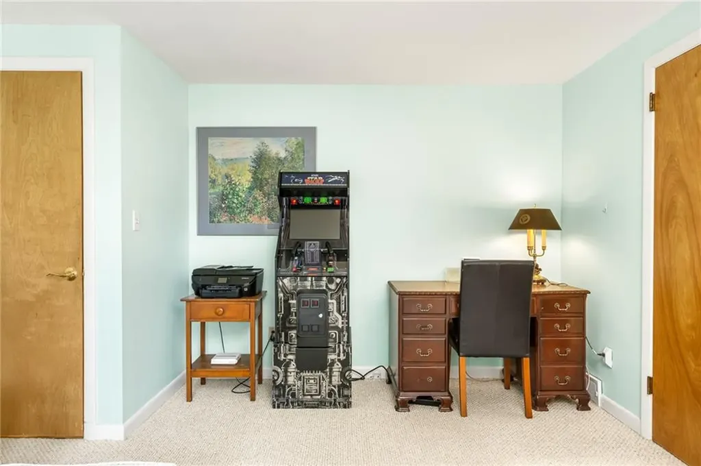 15 Candle Hill Court Warwick RI 02886