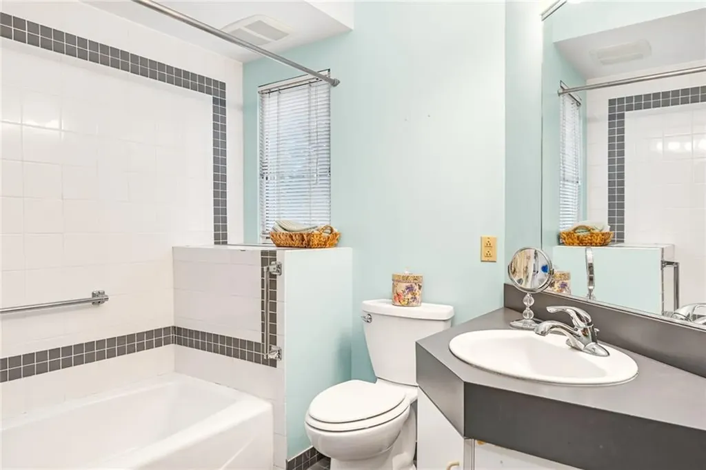 15 Candle Hill Court Warwick RI 02886