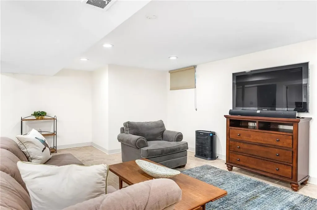 15 Candle Hill Court Warwick RI 02886