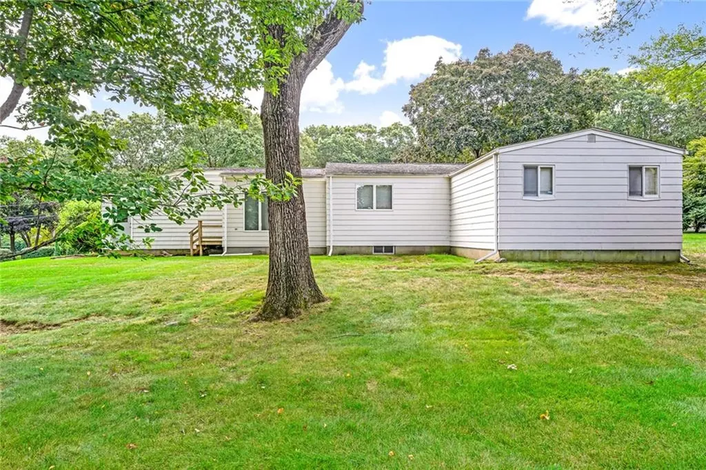 15 Candle Hill Court Warwick RI 02886