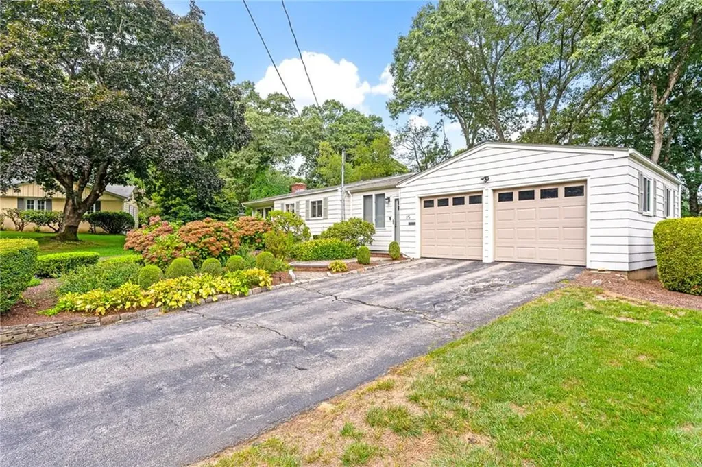 15 Candle Hill Court Warwick RI 02886