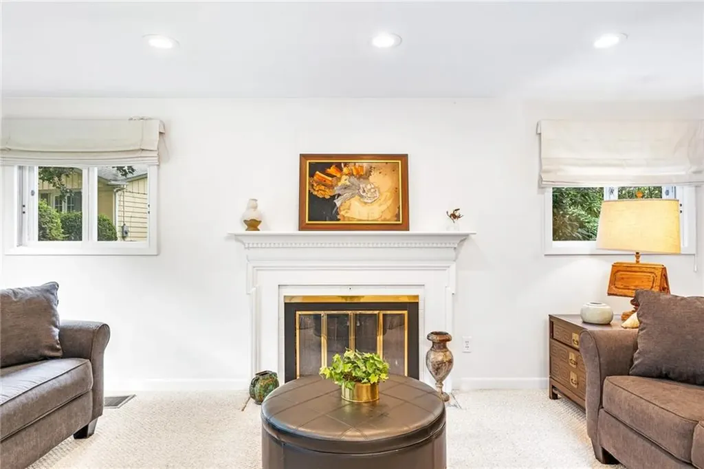 15 Candle Hill Court Warwick RI 02886