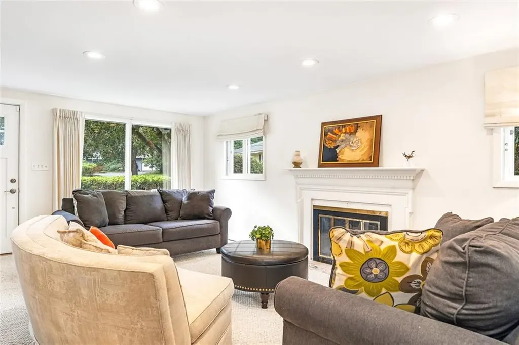 15 Candle Hill Court Warwick RI 02886