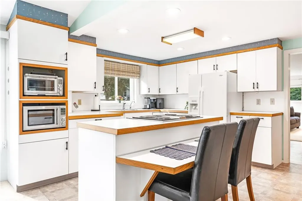 15 Candle Hill Court Warwick RI 02886