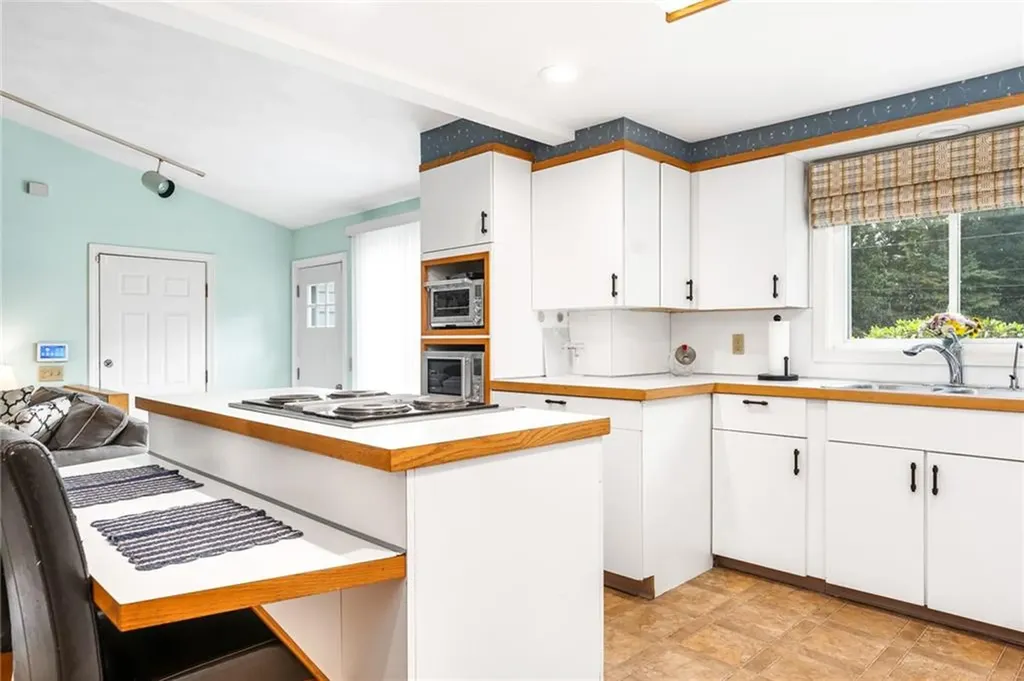 15 Candle Hill Court Warwick RI 02886