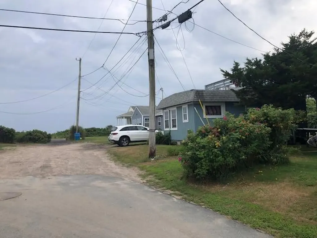 240 2w9 Cards Pond Road South Kingstown RI 02879