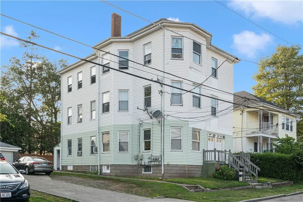 32 Hazel Street Pawtucket RI 02860