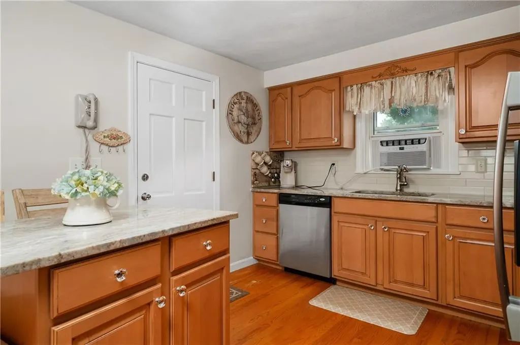 78 Massachusetts Avenue Cumberland RI 02864