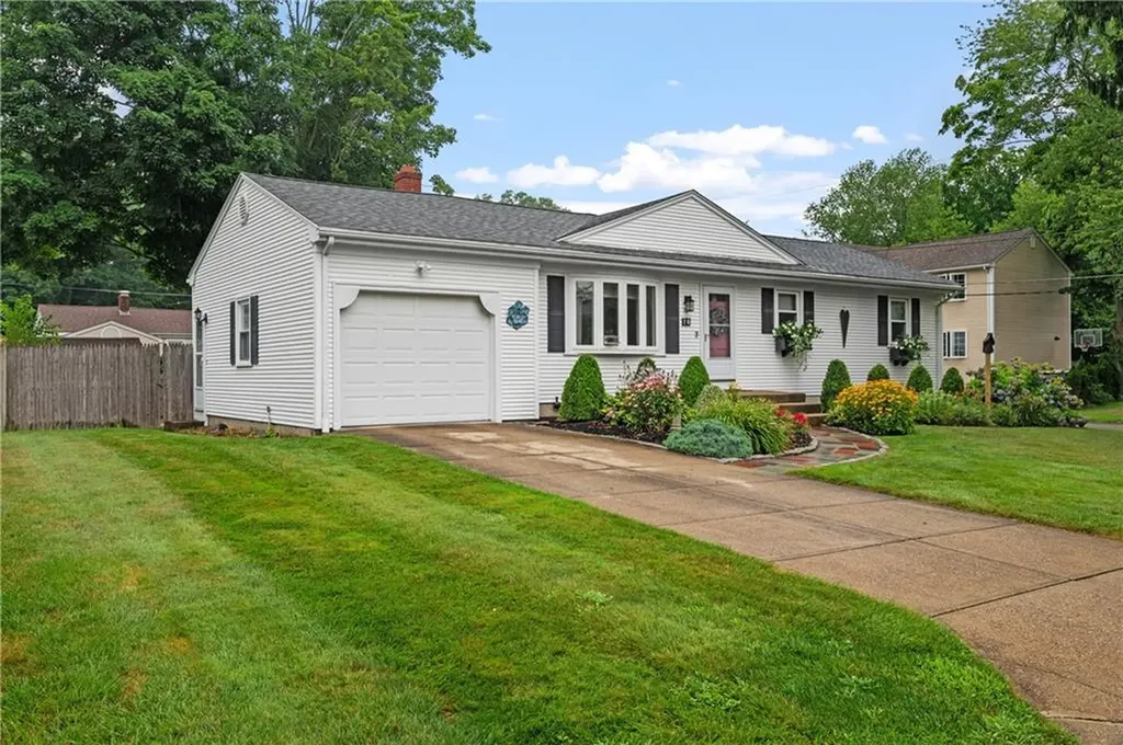 78 Massachusetts Avenue Cumberland RI 02864