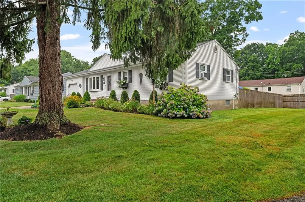 78 Massachusetts Avenue Cumberland RI 02864