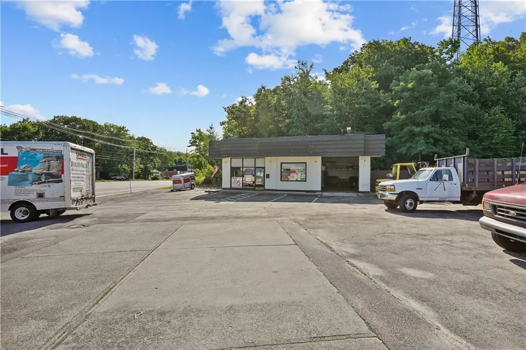 270 Putnam Pike Smithfield RI 02917
