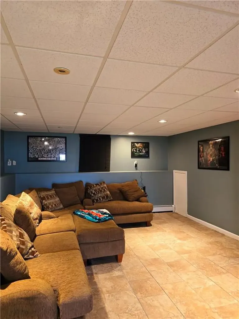 12 Barnes Avenue Johnston RI 02919