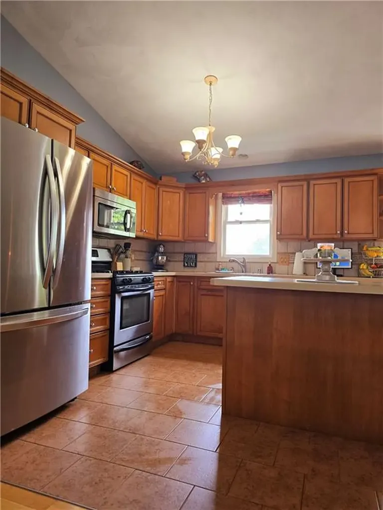 12 Barnes Avenue Johnston RI 02919