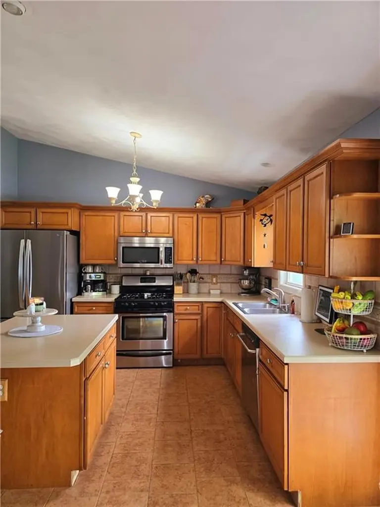 12 Barnes Avenue Johnston RI 02919