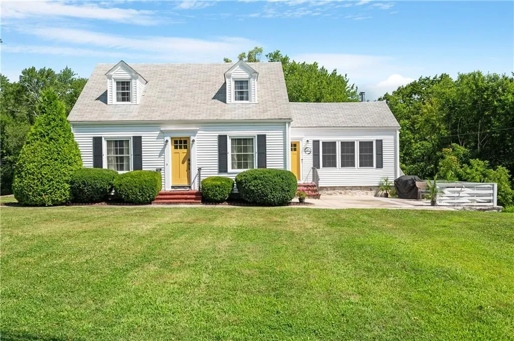 11 Old Pound Hill Road North Smithfield RI 02896