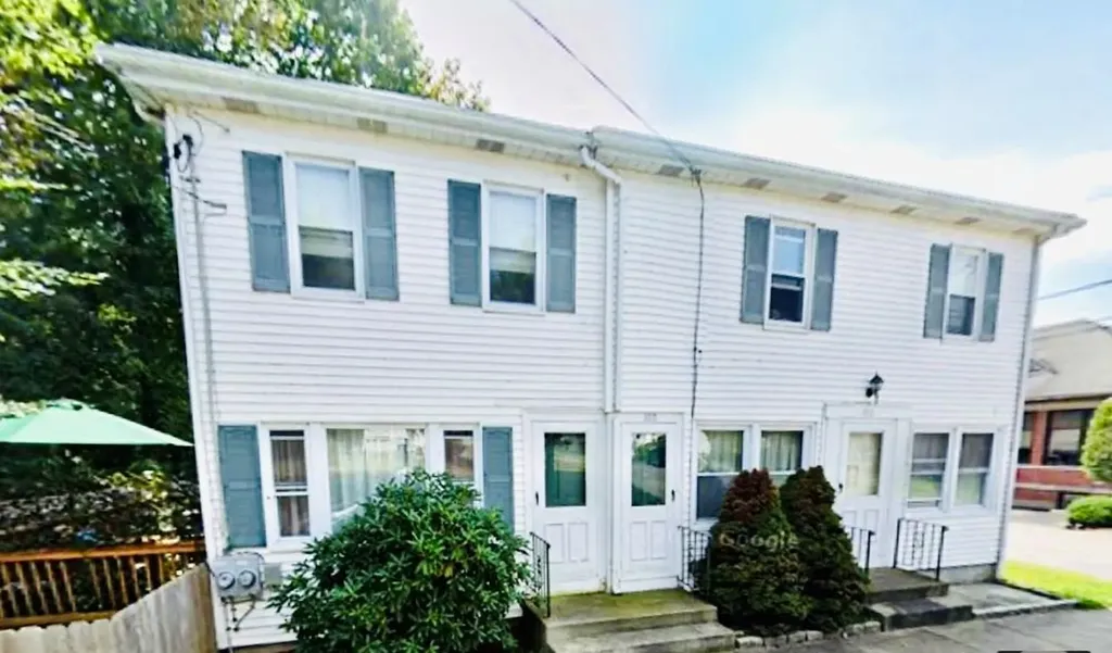 302 Maple Avenue Barrington RI 02806