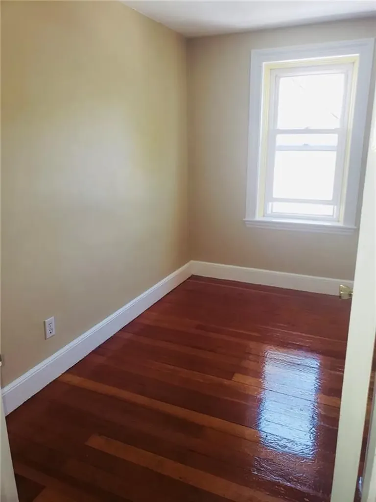 302 Maple Avenue Barrington RI 02806