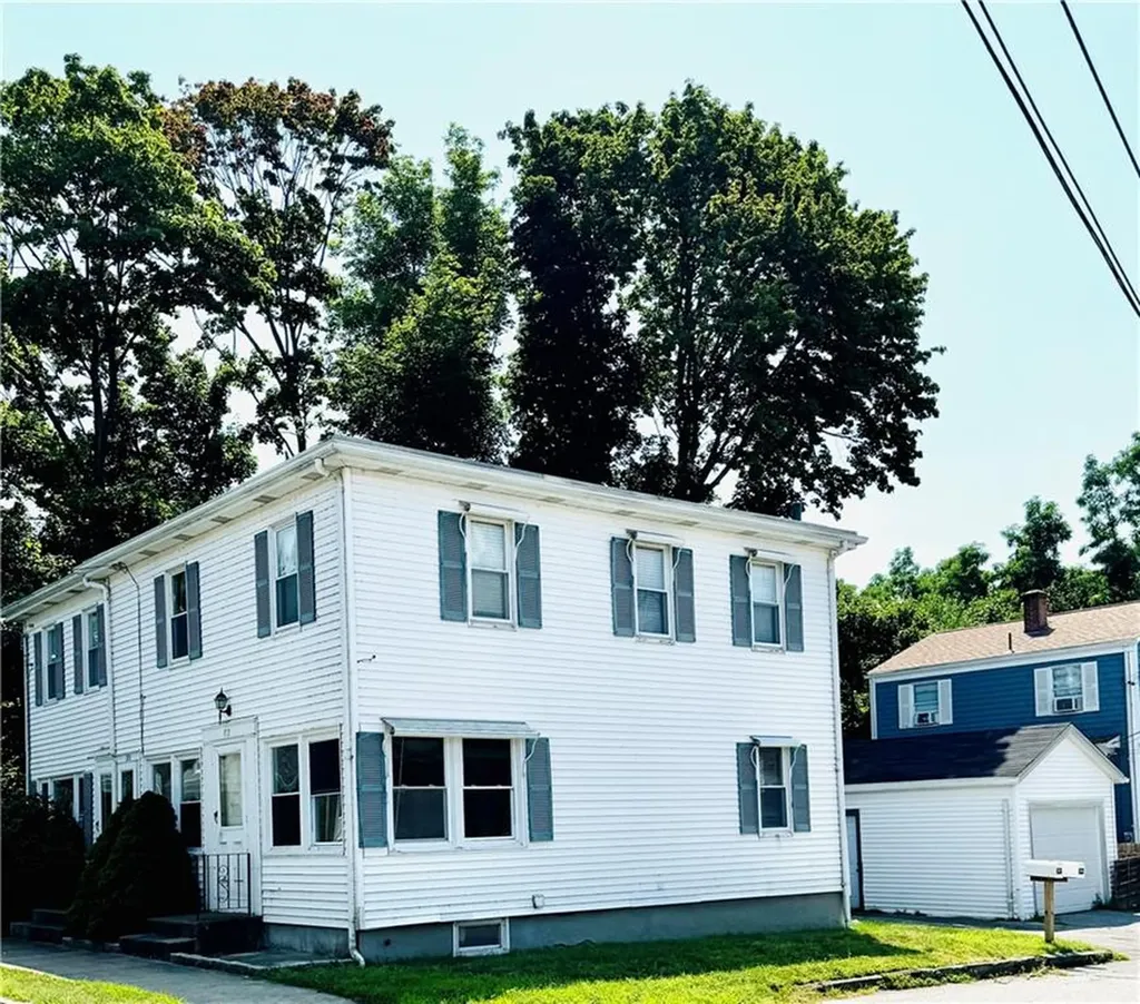 302 Maple Avenue Barrington RI 02806