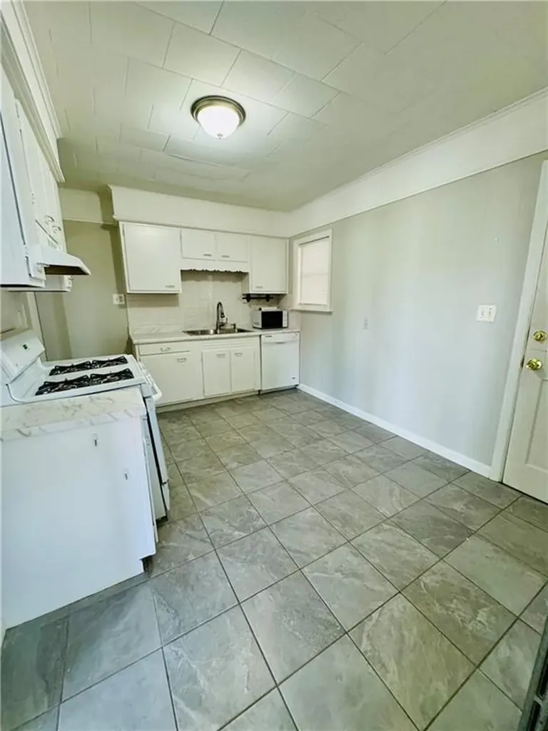 302 Maple Avenue Barrington RI 02806