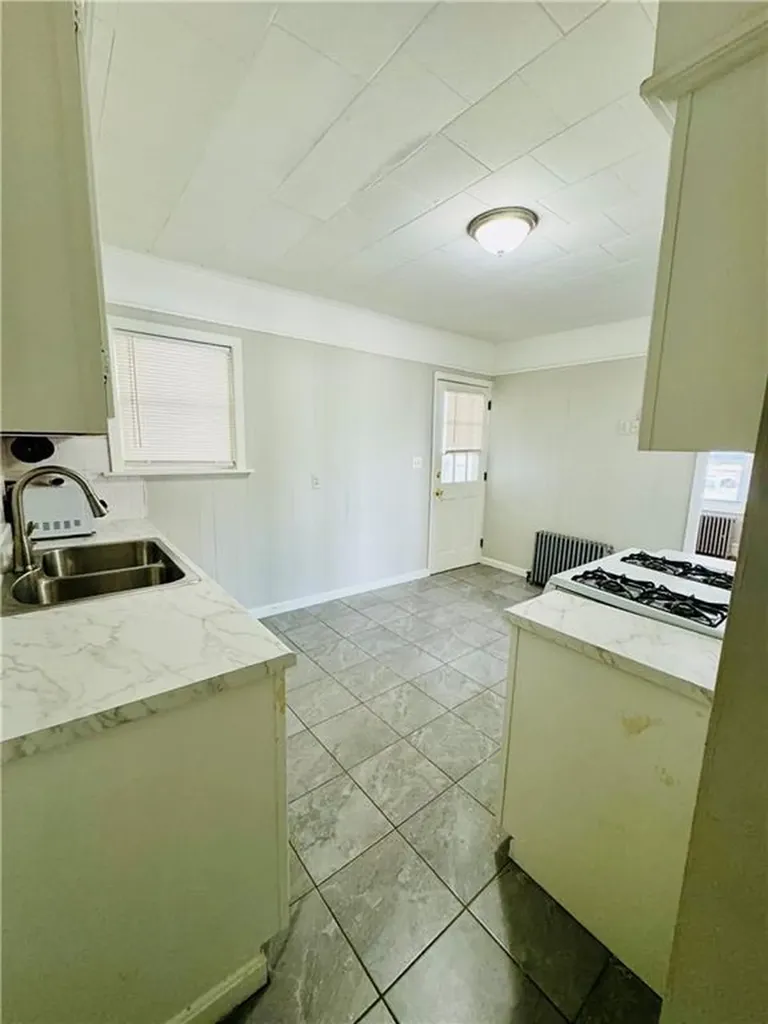 302 Maple Avenue Barrington RI 02806