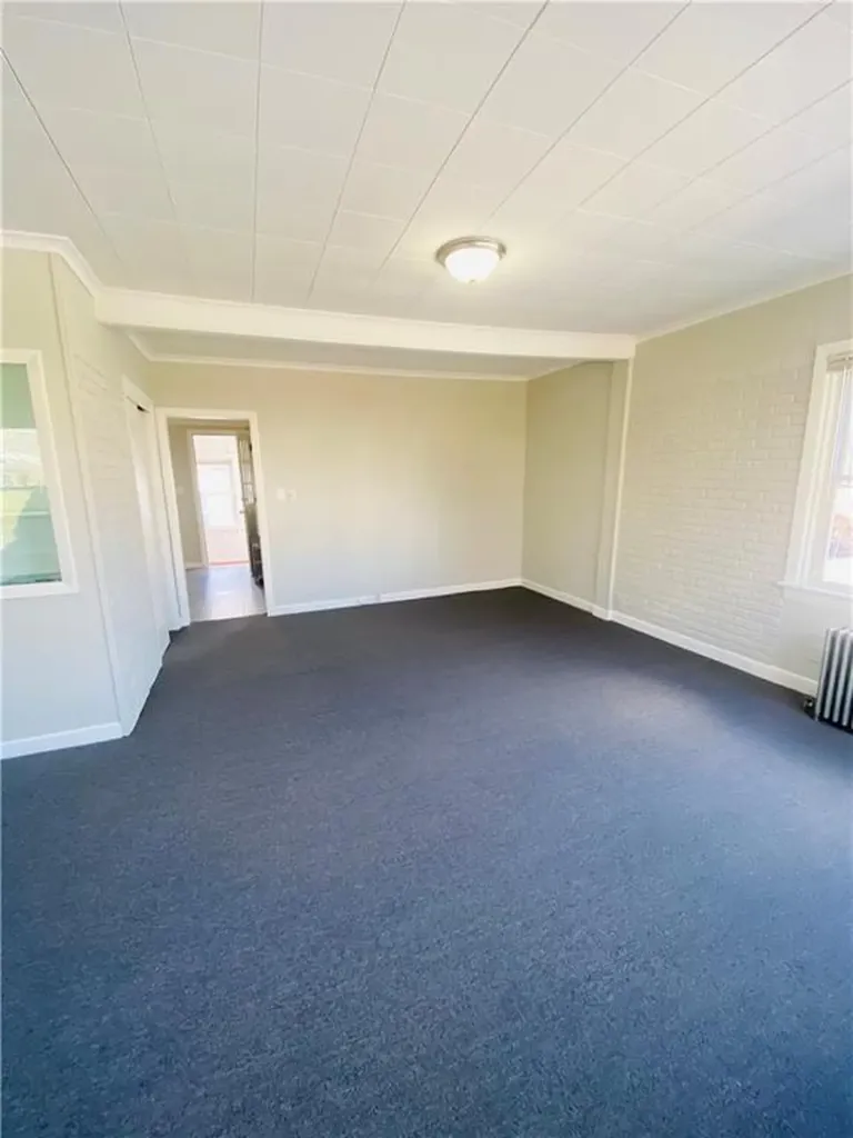 302 Maple Avenue Barrington RI 02806