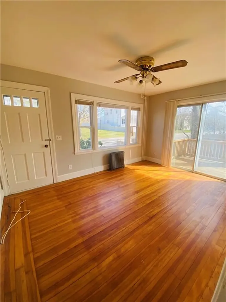 302 Maple Avenue Barrington RI 02806