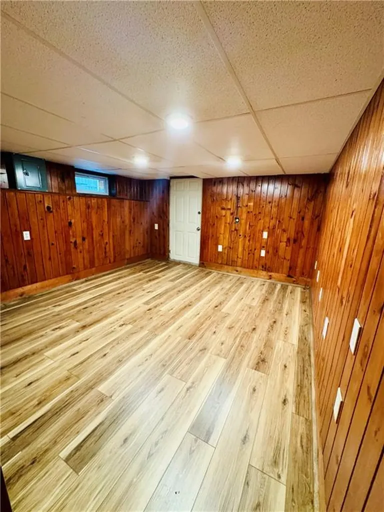 302 Maple Avenue Barrington RI 02806