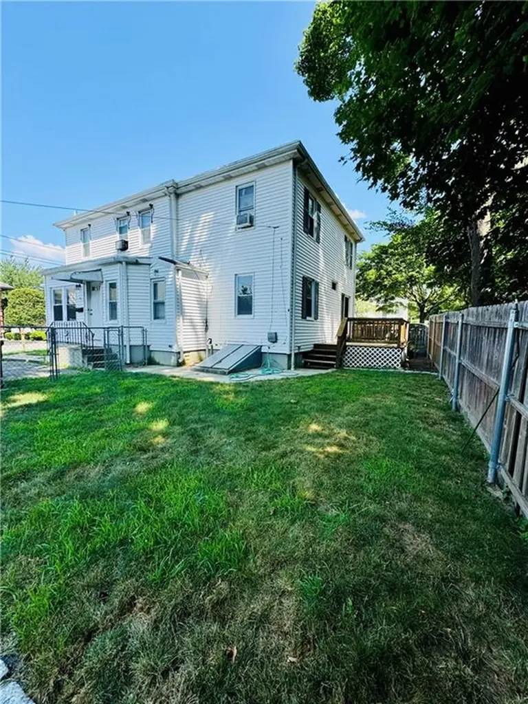 302 Maple Avenue Barrington RI 02806