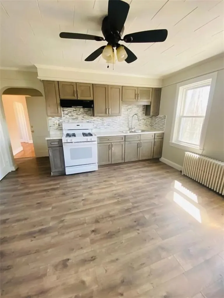 302 Maple Avenue Barrington RI 02806