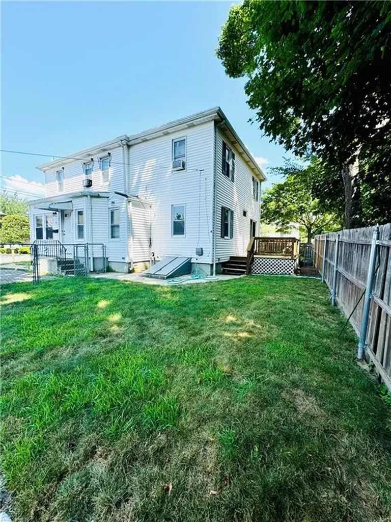 302 Maple Avenue Barrington RI 02806