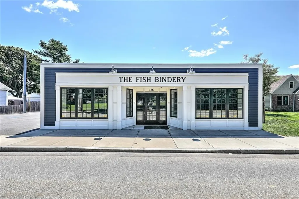 134 136 Maple Avenue Barrington RI 02806