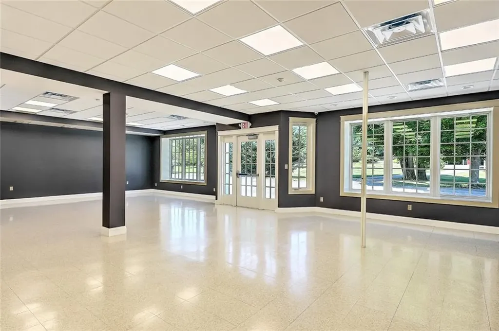 134 136 Maple Avenue Barrington RI 02806