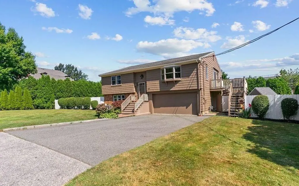 63 Elmwood Avenue Middletown RI 02842