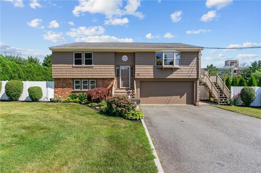 63 Elmwood Avenue Middletown RI 02842
