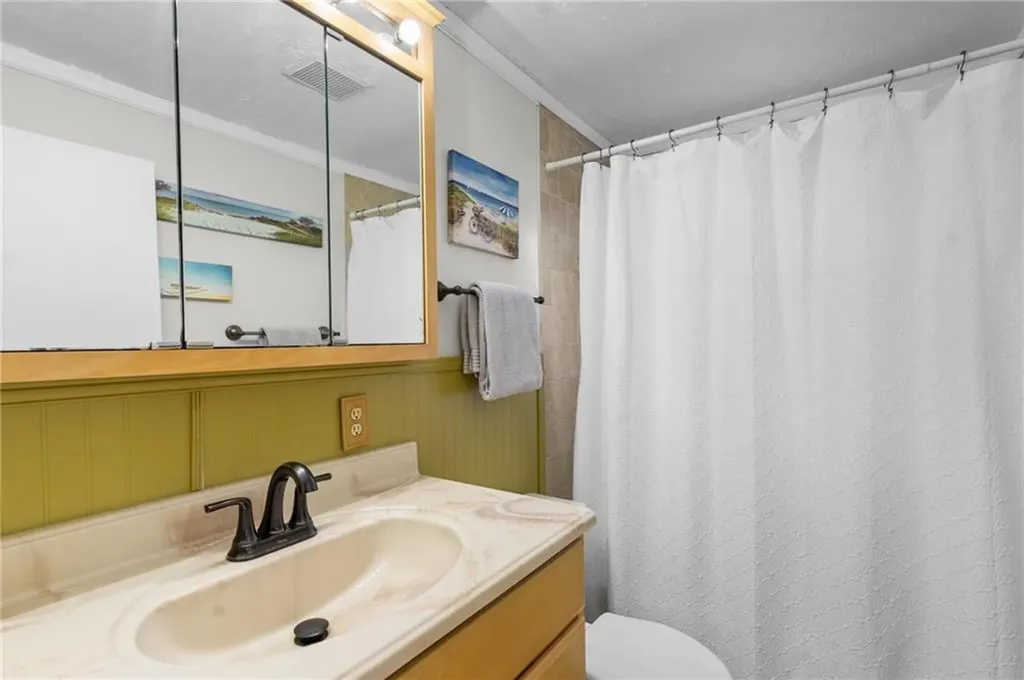 63 Elmwood Avenue Middletown RI 02842