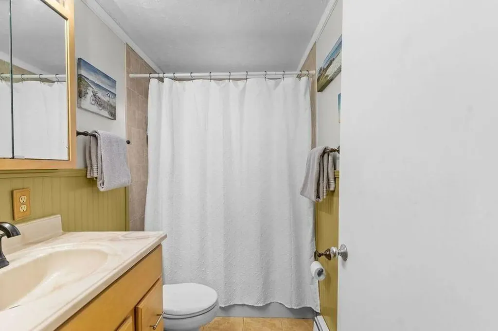 63 Elmwood Avenue Middletown RI 02842