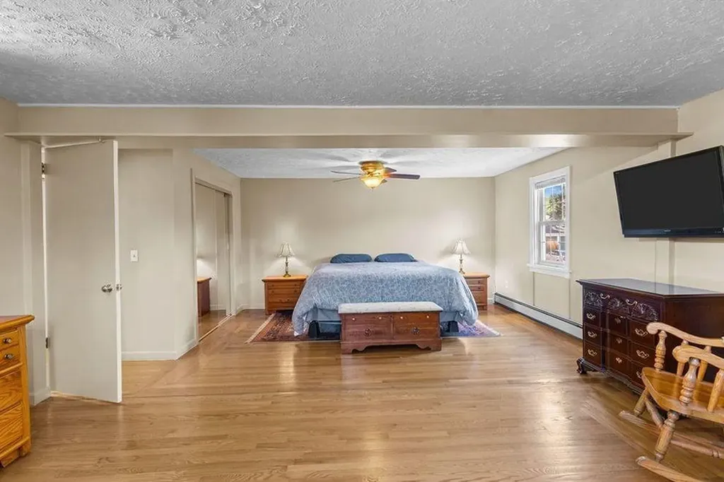 63 Elmwood Avenue Middletown RI 02842